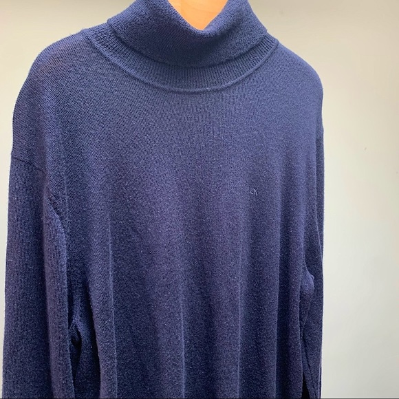 Calvin Klein Italian Merino Wool Navy Turtleneck - Picture 2 of 11